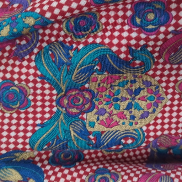 Betmar Soft Square Floral Oversized Fringed Scarf Wrap Red Blue 46.5" x 46.5" - Picture 5 of 15